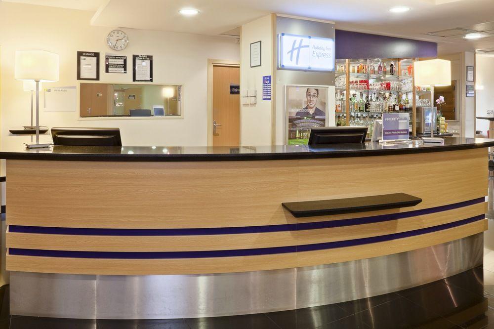 Holiday Inn Express Arras By Ihg Exterior foto