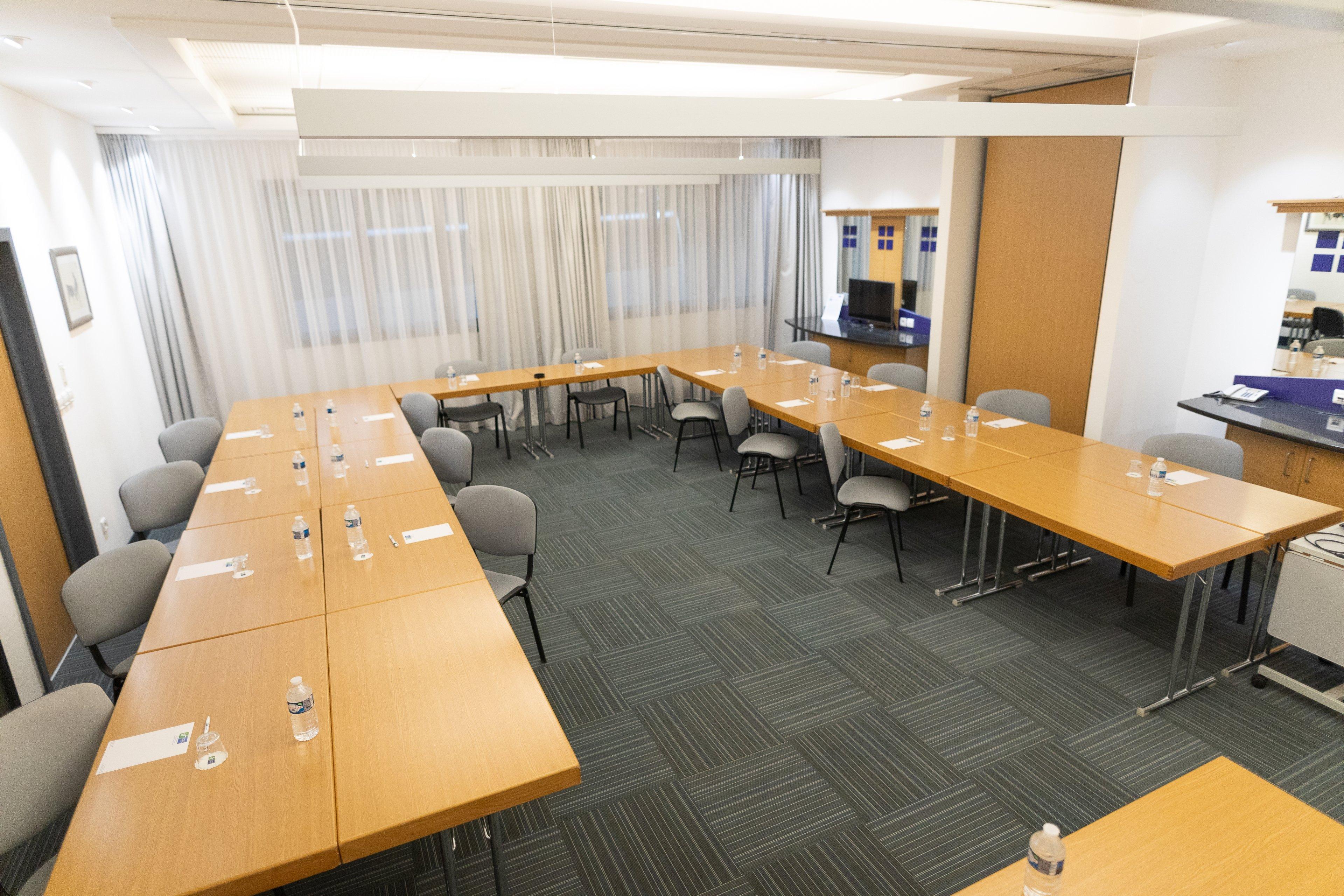 Holiday Inn Express Arras By Ihg Exterior foto